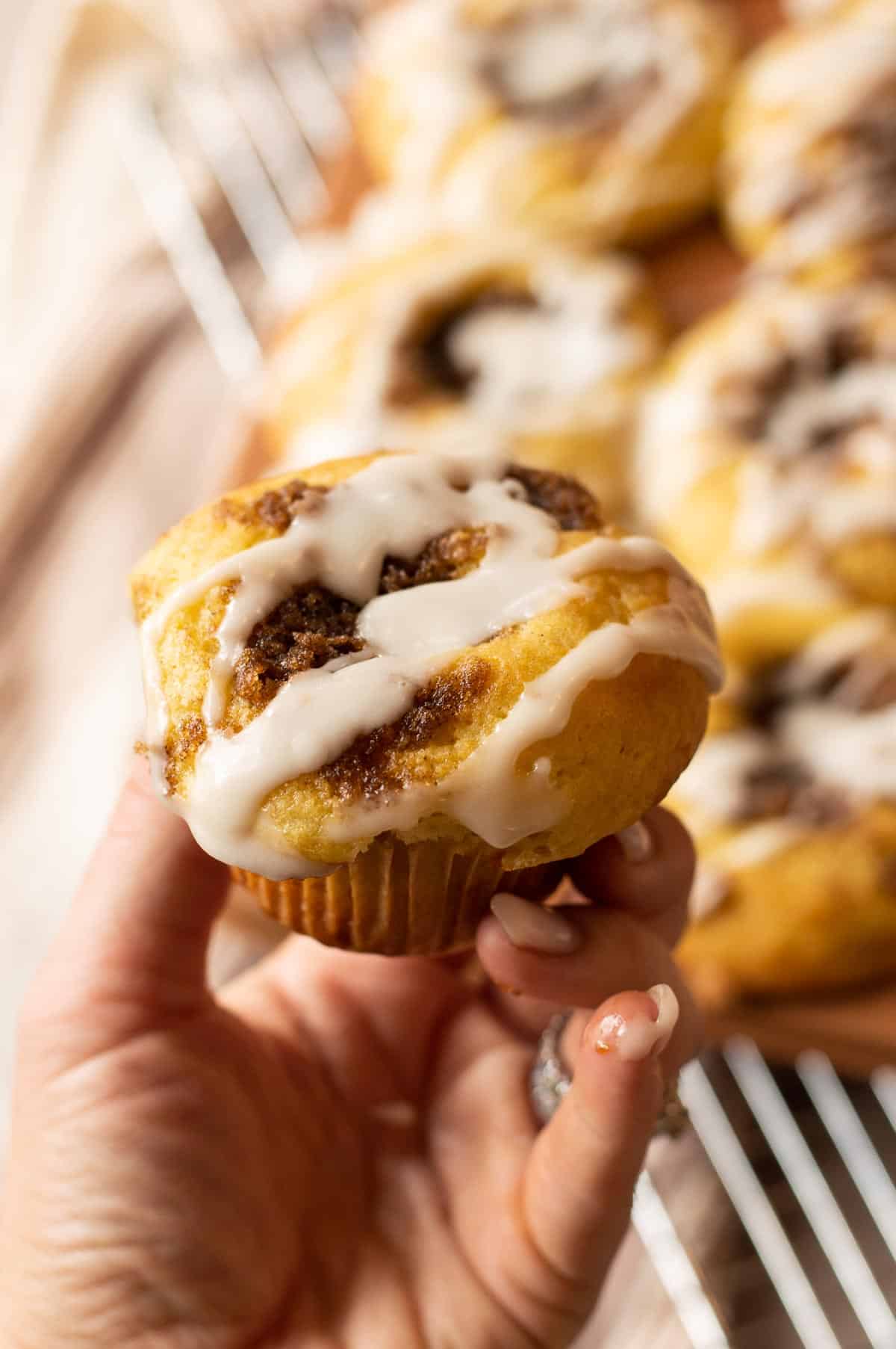 step by step instructions for cinnamon roll muffins