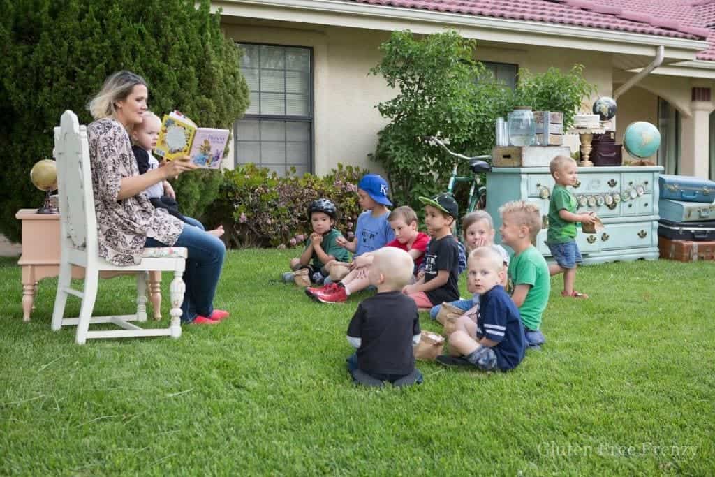 This little library adventure awaits party is a great way to promote literacy in your neighborhood. Delicious goodies including a trail mix piñata cake & popcorn, darling decor and instructions for building your own little library are all here!