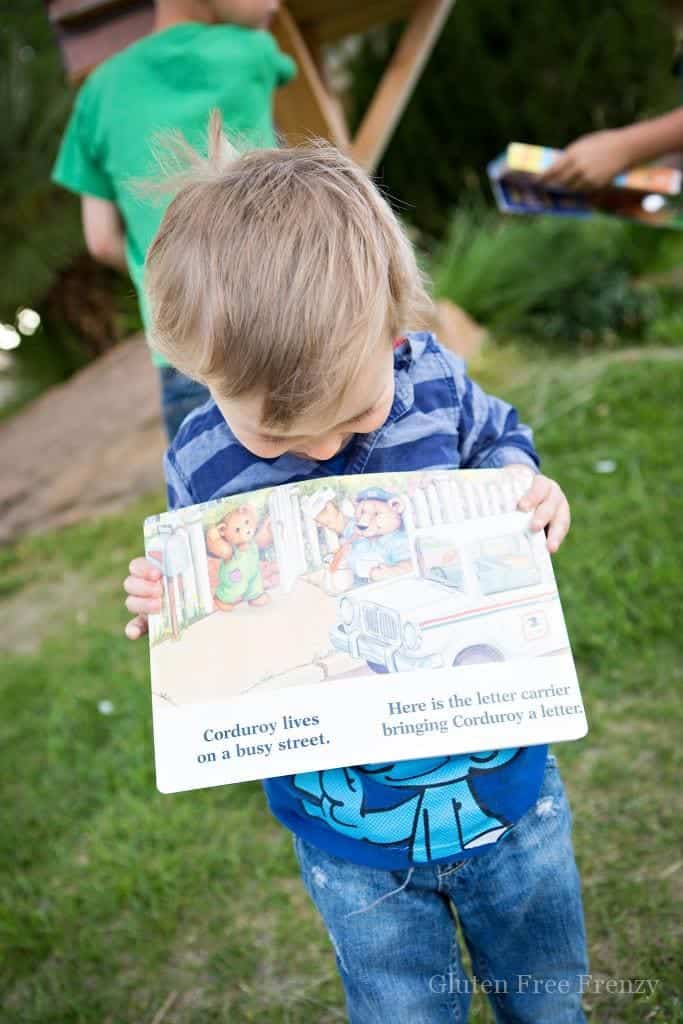 This little library adventure awaits party is a great way to promote literacy in your neighborhood. | diy party ideas | book party ideas | hosting a neighborhood party | summer party ideas || This Vivacious Life #reading #summerparty #littlelibrary #neighborhoodlibrary #diyparty #thisvivaciouslife