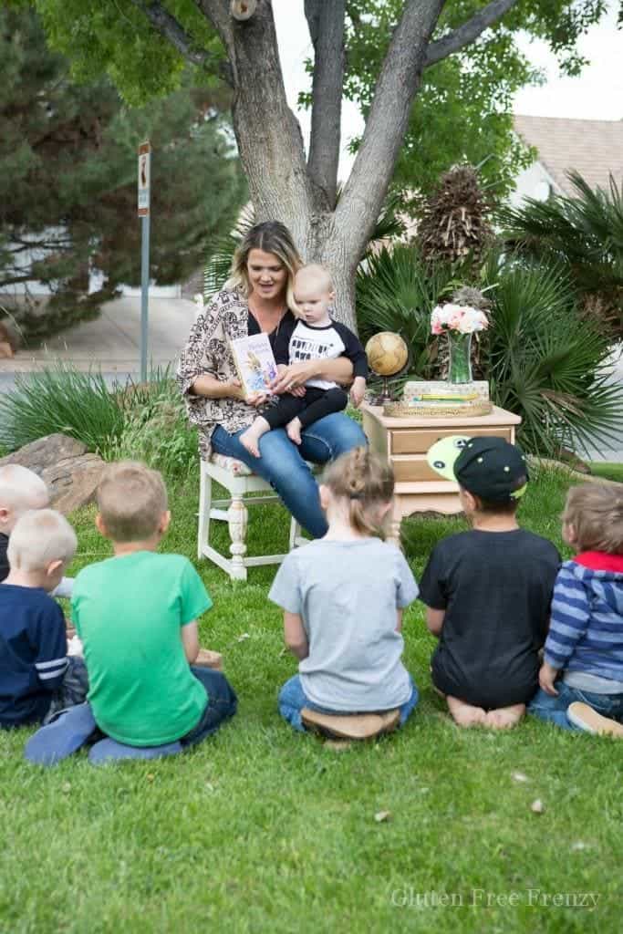 This little library adventure awaits party is a great way to promote literacy in your neighborhood. Delicious goodies including a trail mix piñata cake & popcorn, darling decor and instructions for building your own little library are all here!