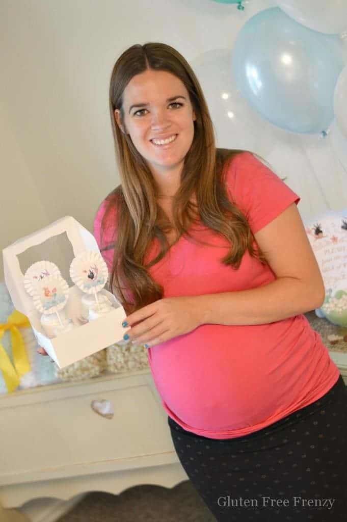 This mermaid themed baby shower couldn't be cuter! So great for little girls but also works as a gender neutral shower with all the white, baby blue and mint green. Clam cookies made from macaroons are so gorgeous and those little mermaids and mermaid tails were darling too! PLUS a DIY diaper cupcake tutorial and more... glutenfreefrenzy.com