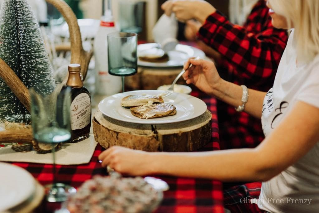This flannel & flapjacks holiday party is full of rustic holiday fun! From the pancake decorated sugar cookies, gingerbread pancakes with sugared cranberries and flannel pj gift exchange, it has all the makings of a great holiday or Christmas girls party. 