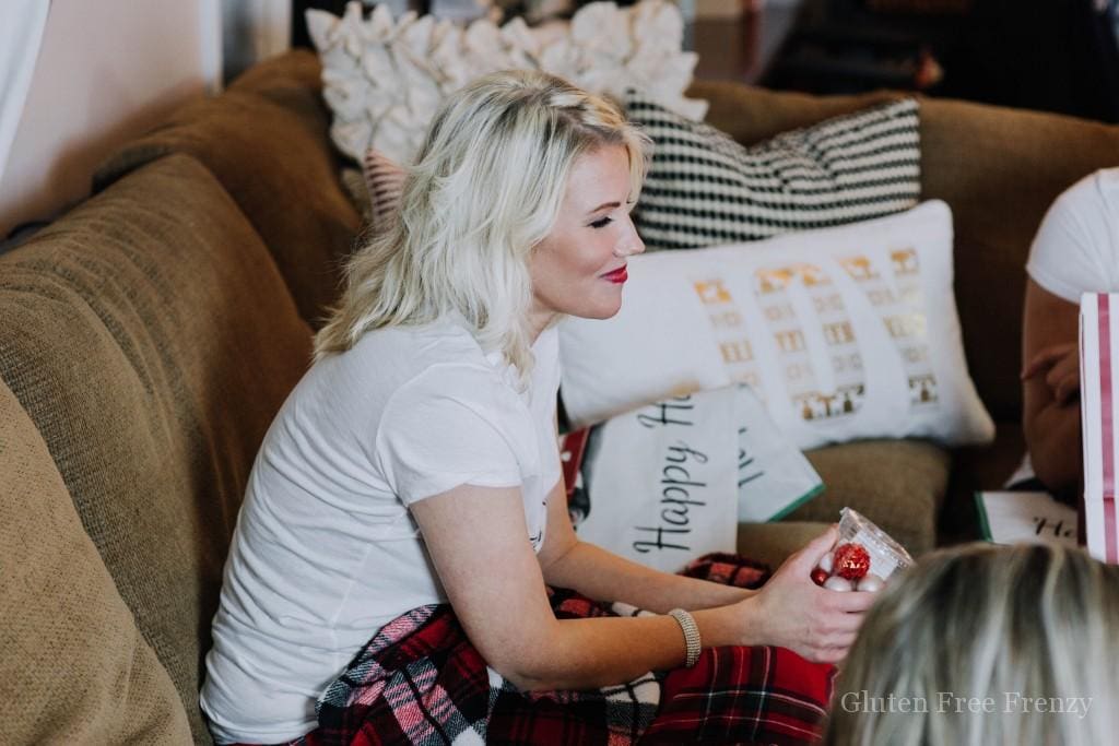 This flannel & flapjacks holiday party is full of rustic holiday fun! From the pancake decorated sugar cookies, gingerbread pancakes with sugared cranberries and flannel pj gift exchange, it has all the makings of a great holiday or Christmas girls party. 