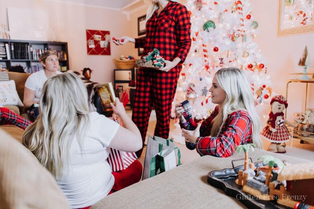 This flannel & flapjacks holiday party is full of rustic holiday fun! From the pancake decorated sugar cookies, gingerbread pancakes with sugared cranberries and flannel pj gift exchange, it has all the makings of a great holiday or Christmas girls party. 