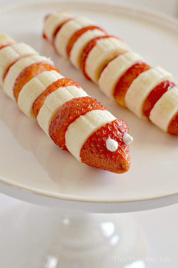 These strawberry banana snakes are healthy fun snacks and easy to make for kids. They are gluten-free top 8 allergen-free and will surely put a smile on their faces.