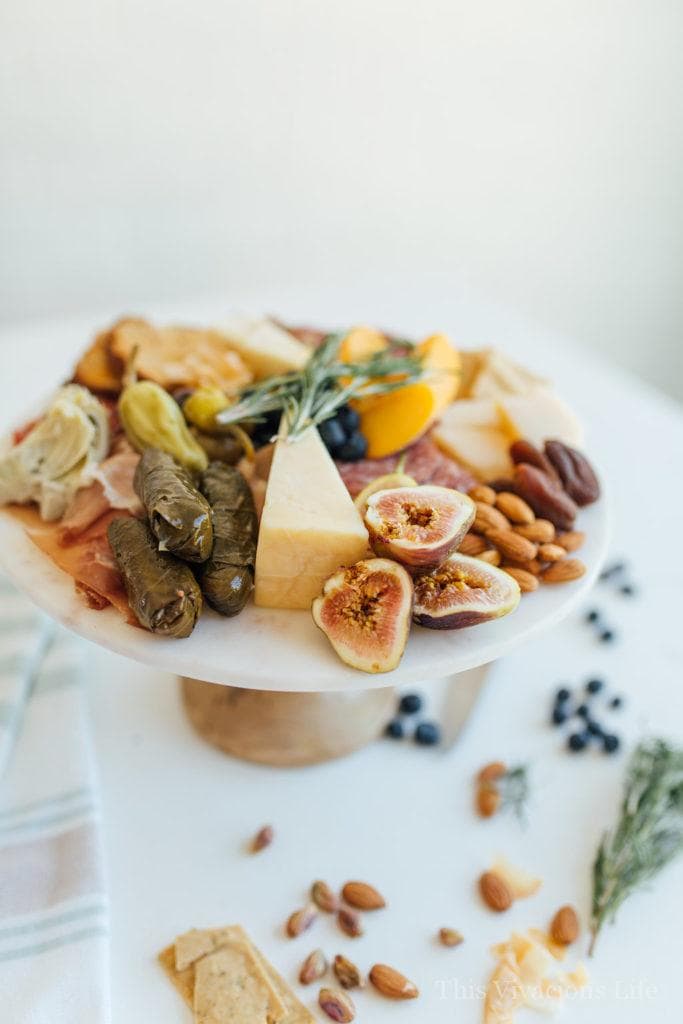 Gluten-Free Charcuterie and Cheeseboard Perfect for Entertaining | gluten free entertaining tips | how to entertain gluten free | gluten free appetizer ideas | gluten free charcuterie tips | how to create gluten free charcuterie | gluten free cheeseboard | gluten free snack recipes || This Vivacious Life