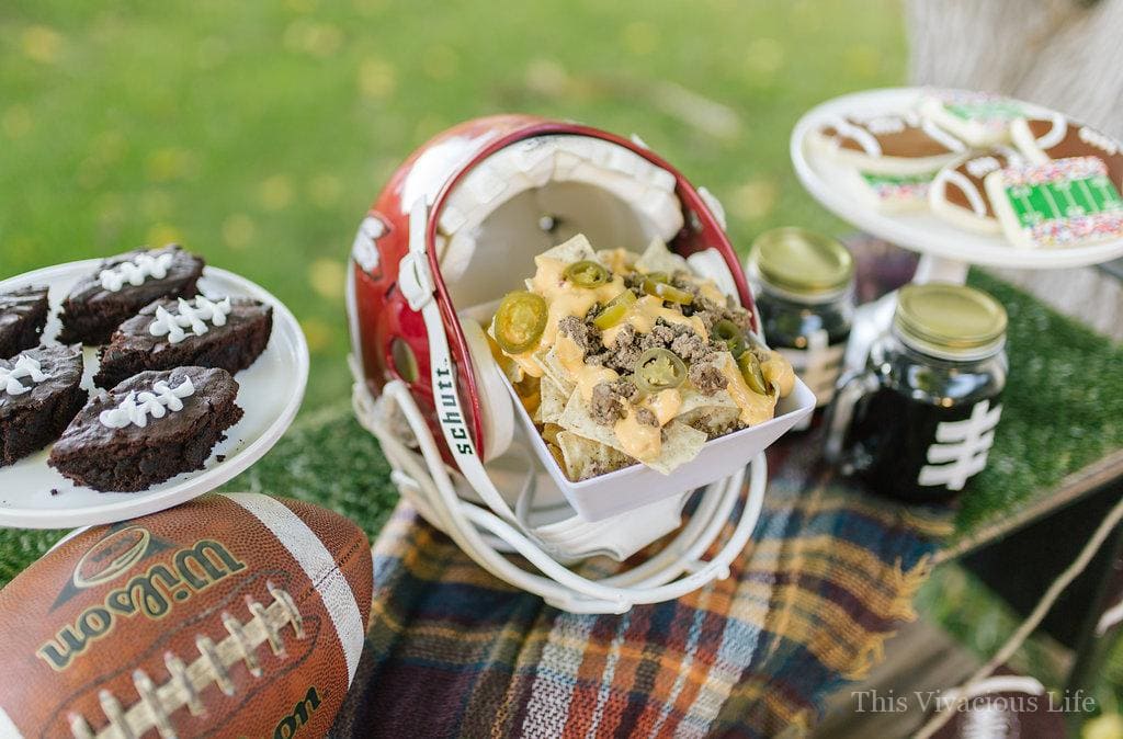 This ladies night football party if fun and full of good food (which is usually what the women like most during football season anyway right?) Let us show you how to style one for yourself.