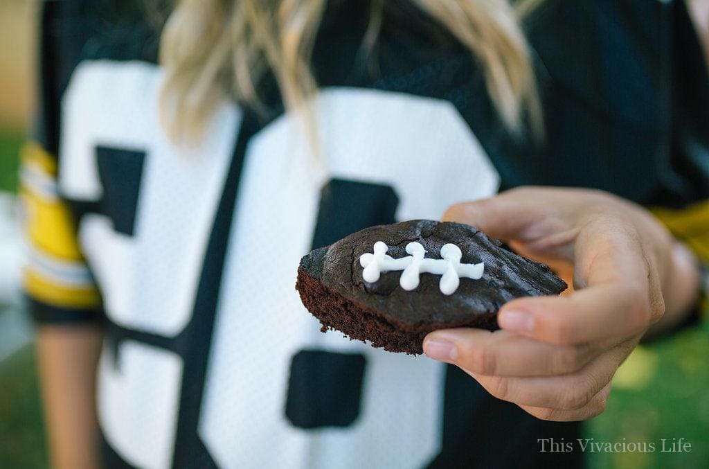 Ladies Night Football Party for Your Next Girls Night | football party ideas | tailgating party tips | gameday party ideas | gameday tips and tricks | how to host a football party | hosting a tailgating party | tailgate party tips || This Vivacious Life