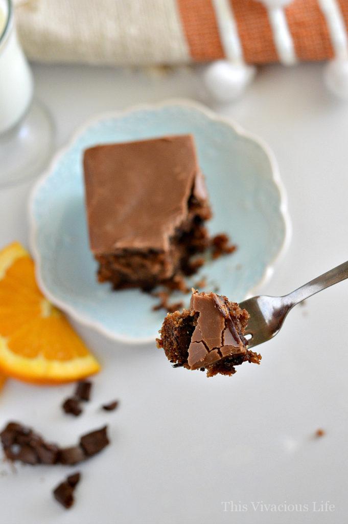 This gluten-free chocolate orange oatmeal cake is seriously the BEST cake you will ever eat! | gluten-free cake recipes | gluten-free chocolate cake | gluten-free dessert recipes | easy gluten-free recipes || This Vivacious Life #glutenfreecake #glutenfreedessert #chocolateorange