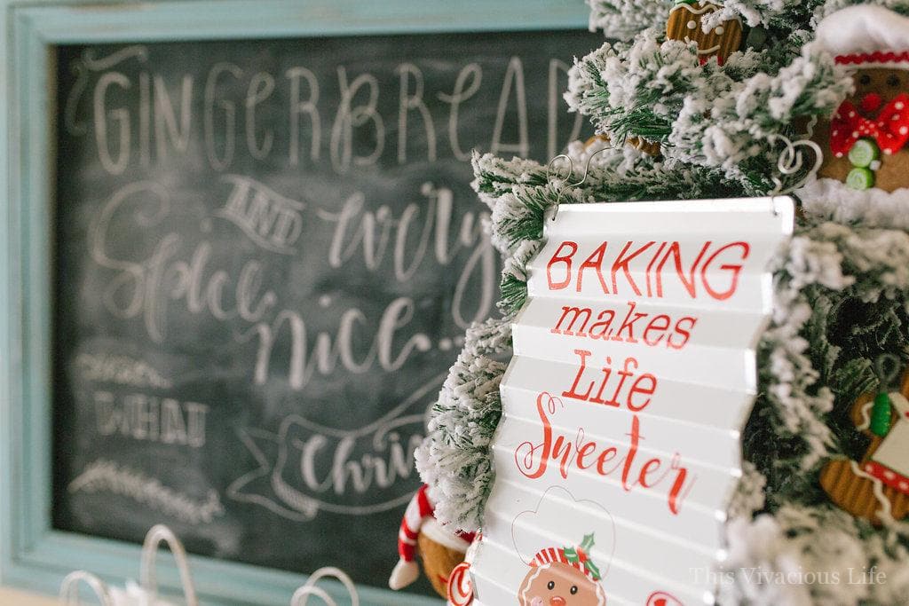 Gingerbread Decorating Party and Holiday Get Together | holiday party ideas | holiday party for kids | kids christmas party ideas | christmas parties for kids | gingerbread themed party | themed christmas party ideas | gluten free christmas || This Vivacious Life #christmasparty #kidschristmas #gingerbread