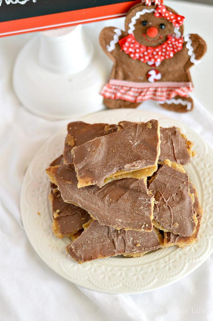 This gluten-free Christmas crack is an addicting holiday candy that is SO easy to make! Like, just a few ingredients and a few minutes easy. Everyone will be coming back for more with this Christmas treat. 