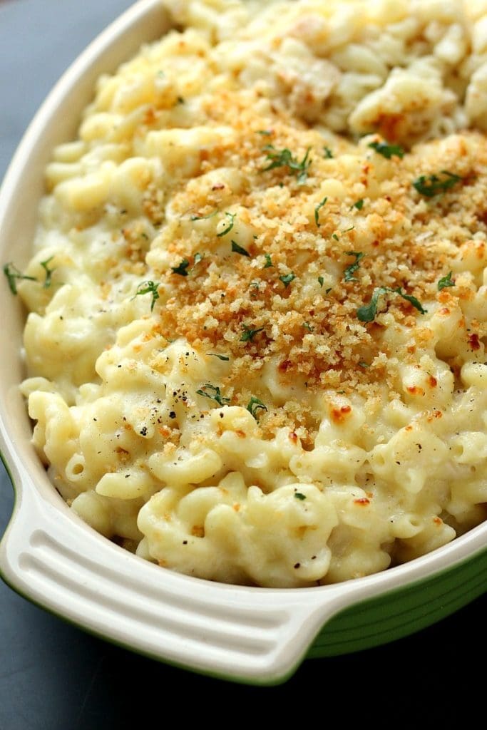 Mac and cheese with bread crumbs on top