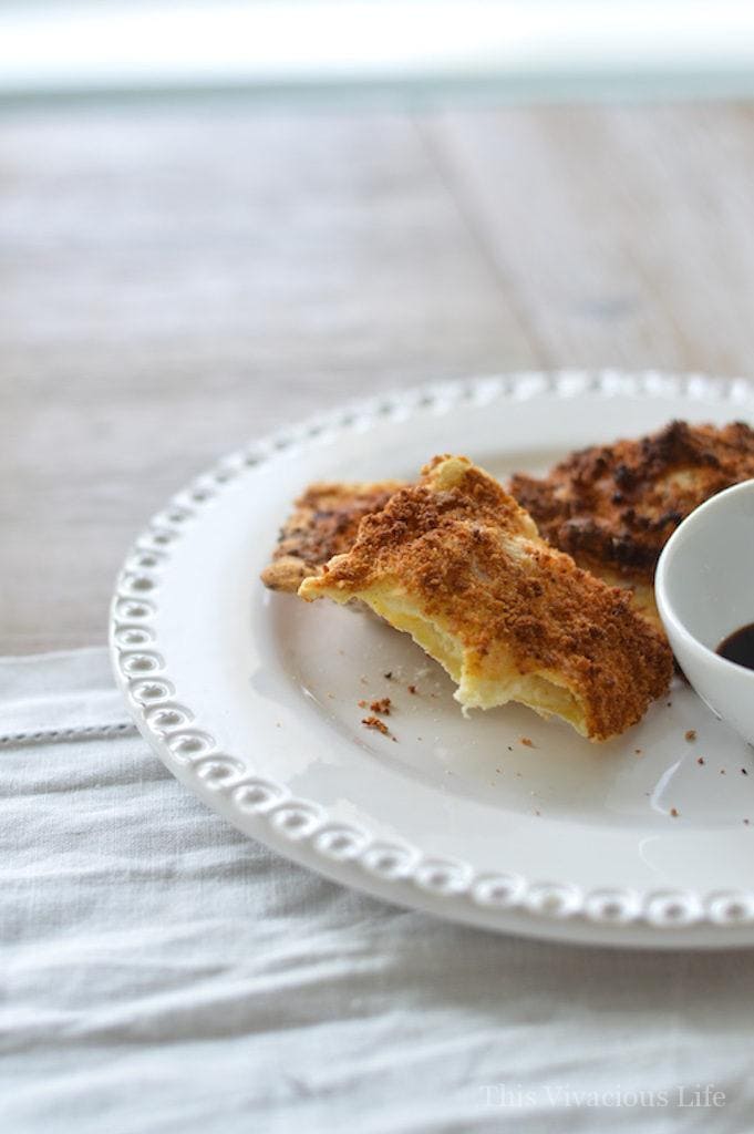 Gluten-free air fryer fried ravioli are so easy, have less fat than the traditional version and take only minutes to make. | air fryer recipes | gluten free appetizers | healthy fried recipes | easy air fryer recipes || This Vivacious Life #recipe #glutenfree #airfryer #ravioli #glutenfreeappetizer #airfryerrecipe