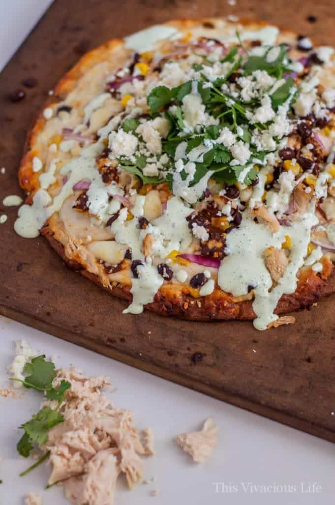 this gluten free chipotle chicken pizza is so full of flavor and it’s super easy to make! || This Vivacious Life #glutenfree #pizza #pizzarecipe #thisvivaciouslife