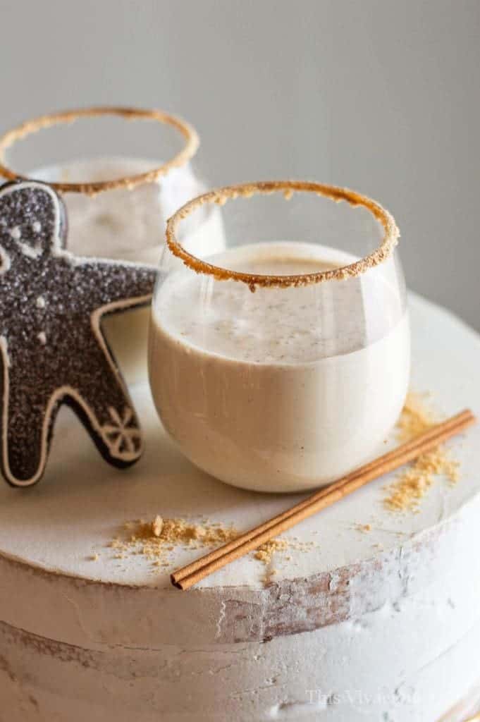 This gingerbread martini mocktail is in a cookie rimmed glass