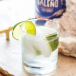Lime garnished non-alcoholic gin and tonic with ice