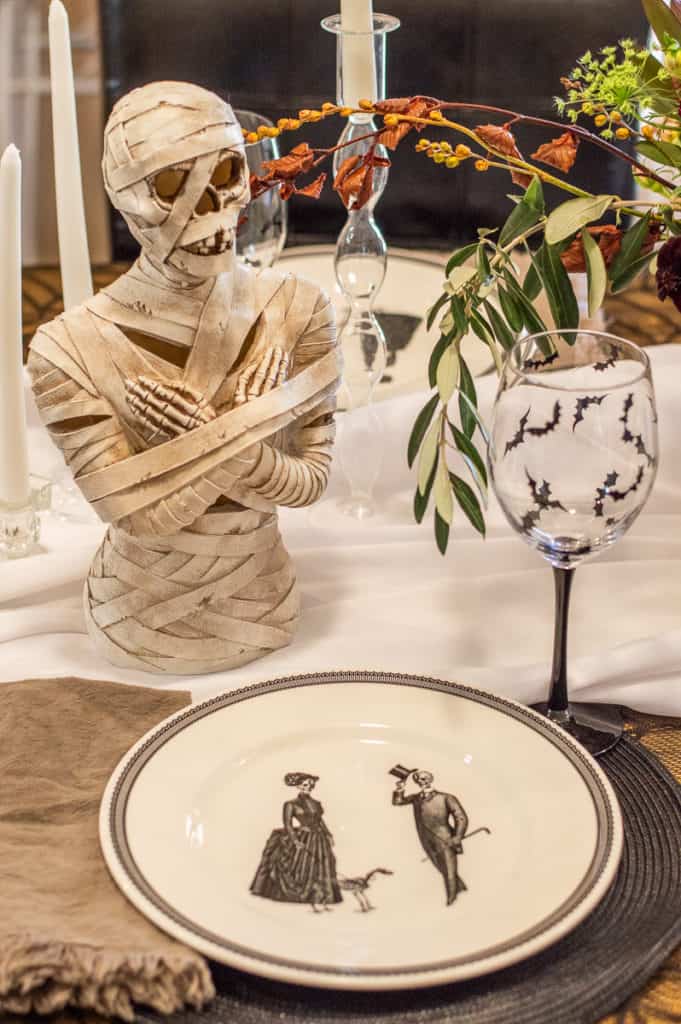 Mummy tables cape and decor