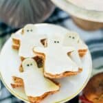 Halloween sandwiches ghosts on a plate