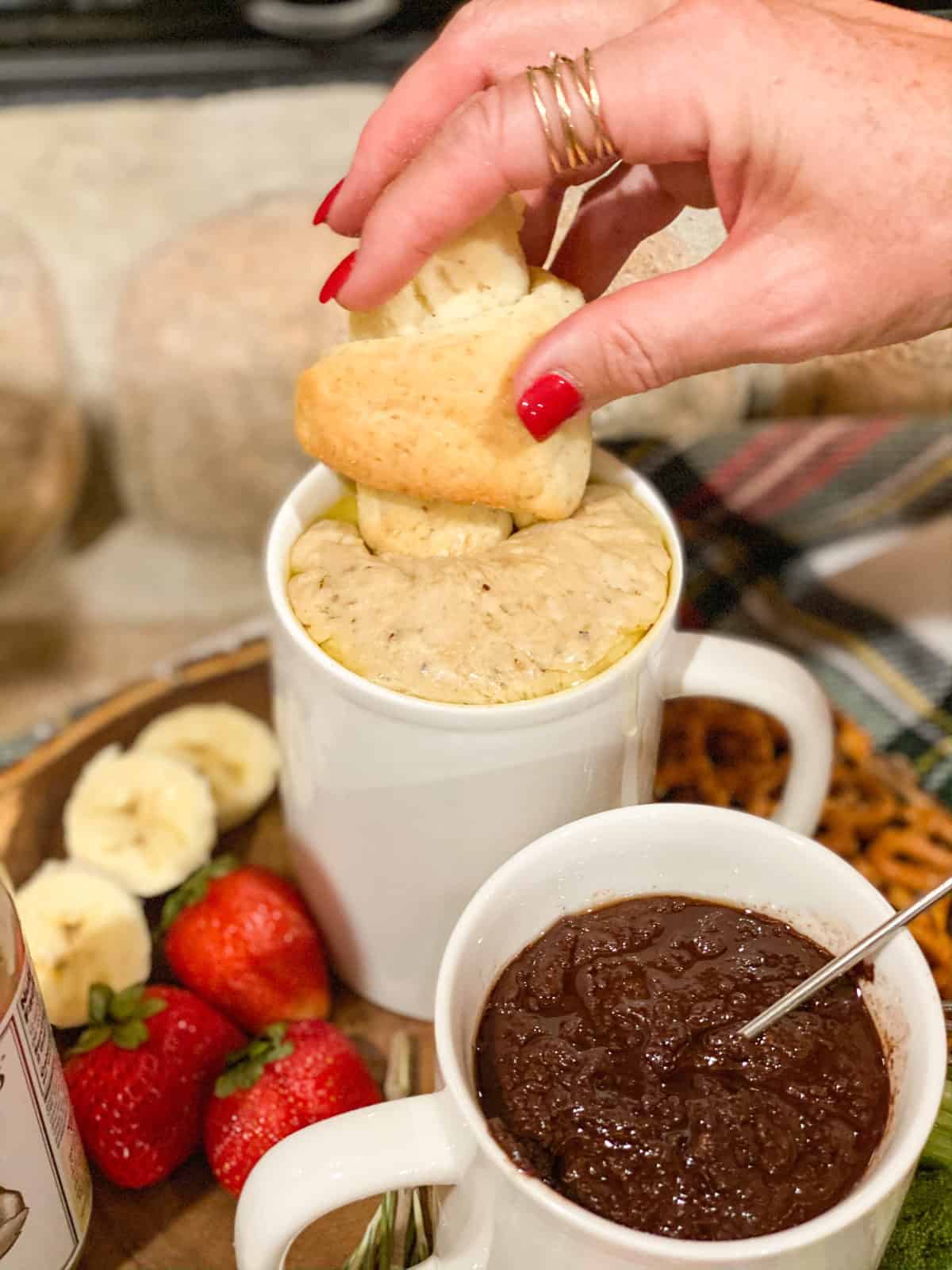 melting pot fondue with bread