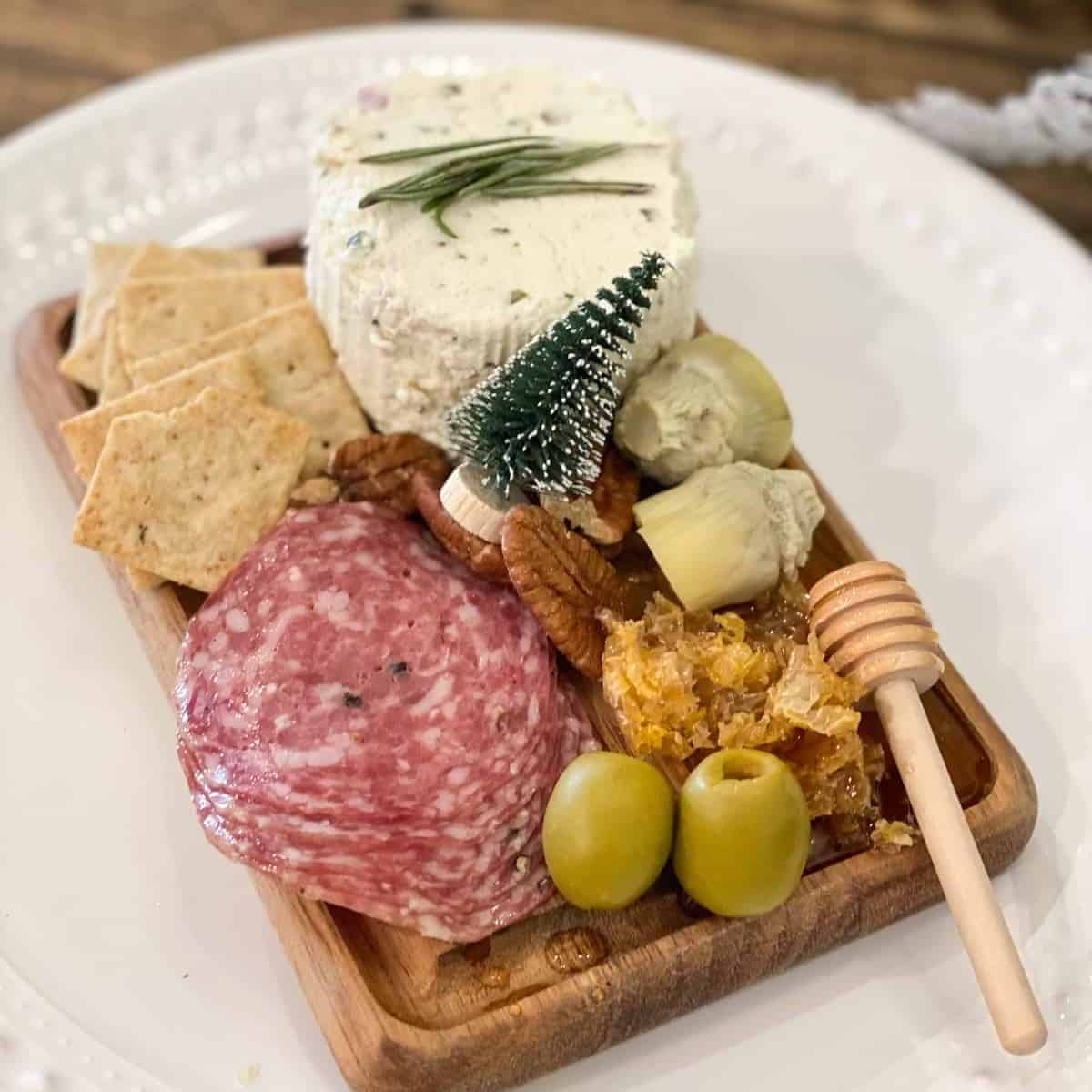 Small Charcuterie Board (Charcuterie Board For Two) - Homemade In The  Kitchen