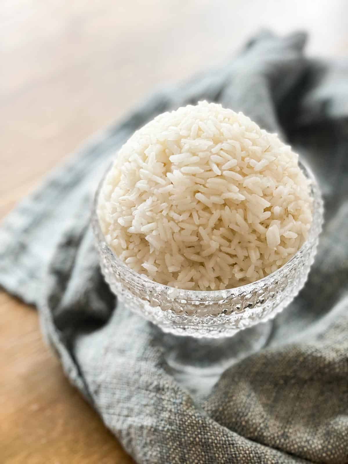 Instant pot jasmine rice in glass bowl