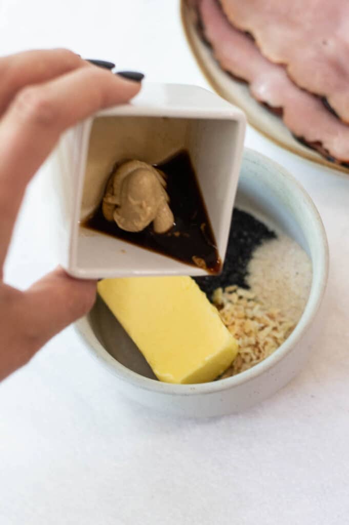 Easy Hawaiian Roll Sliders sauce ingredients