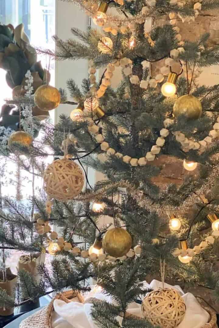 Minimalist Christmas tree